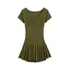 Vestido Corto de Manga Corta con Escote en V, Plisado en el Pecho, Cintura Ajustada, Color Sólido, Falda Tutú + Pantalones Cortos Base Set de Dos Piezas
