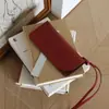 Estuche Elegante para Gafas Colgante de Cuello en Cuero PU, Funda Protectora Minimalista de Moda para Gafas con Cordón