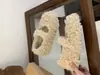 Sapatos Peludos para Mulheres, Novo Estilo de Inverno, Mocassins de Velcro com Solado Macio e Aumento de Altura Escondido de 5,5cm, Sapatos Individuais Peludos de Inverno para Mulheres
