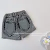 Verão 2026 Novo Estilo Coreano Moda Shorts Jeans Casuais Soltos para Meninas com Estampa de Coração