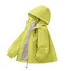 Jaqueta Nova de Fleece Forrado para Meninos Jaqueta Corta-vento Nova Moda Infantil Jaqueta Primavera/Outono Jaqueta Impermeável de Outono/Inverno para Meninas