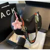 2024 Nuevo Estilo Bolso Cruzado Pequeño Sencillo para Viajes Cortos de Nicho Bolso Pequeño Casual Fresco con Correa Ancha para el Hombro de un Solo Hombro para Mujer