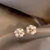Brincos de Pérola Florais Design de Nicho para Mulheres Brincos de Luxo Leve Elegantes Novos Estilos Quentes para Mulheres 2025