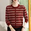 Estilo Novo de Início de Outono Moda Versátil Gola Redonda Tricô Listrado Top para Mulheres Elegante Mãe Solto Emagrecedor Suéter Fino