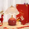 Lámpara de mesa de dormitorio, lámpara de noche, sensación de lujo ligero y de alta gama, luz ambiental de mesita de noche, estilo crema, luz nocturna creativa acogedora y romántica