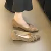 Sapatos Femininos de Bico Fino Estilo Retrô com Pregas e Salto Baixo Escondido Corte Baixo Mulher 2026 Estilo Old Money Versátil Salto Alto Sapatos Femininos