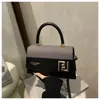 Bolso de Mano Cuadrado Pequeño Transfronterizo de Alto Valor Nuevo Otoño 2025 Moda Simple Versátil Moderno Bolso de Hombro Único Cruzado