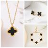 Collar de trébol de acero de titanio, aretes de botón, pulsera, madreperla, juego de trébol, color inalterable, elegante, joyería de alta gama