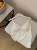 Nueva camisola de cuello en V con copas en el pecho, encaje francés, terciopelo cálido, estilo puro y sexy, tirantes finos 3612