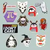 Insignias navideñas de dibujos animados transfronterizas, gato, bruja, calavera, danza del león, broches divertidos de aleación, pines para ropa, venta al por mayor del fabricante