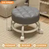 Taburete con rueda giratoria para uso doméstico, taburete bajo con ruedas, taburete móvil, silla para niños, taburete pequeño para sala de estar con ruedas y respaldo