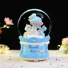 Caja de Música Giratoria Más Vendida con Bola de Cristal, Bailarina de Ballet y Diseño de Nieve Flotante de Cisne - una Decoración de Escritorio y Regalo de Cumpleaños
