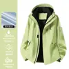 Camello mismo estilo conjunto de dos piezas tres en uno a prueba de viento impermeable para mujer chaqueta de ropa de montañismo para hombre otoño e invierno baja estatura 26