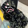 Sudadera con capucha y estampado de tiburón camuflaje gris Otoño e Invierno Chaqueta Deportiva Casual para Hombres y Mujeres Parejas Verde En Stock