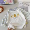 Nova camiseta infantil fina de manga comprida para a primavera ~ Top fofo, versátil e estiloso para bebês, camiseta base de algodão de bambu