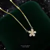 Collar de Flor de Zirconia de Plata Pura S999 para Mujer Lujo Accesible Diseño de Nicho Pequeño Fresco Dulce Suave Flor Pequeña Cadena para Clavícula