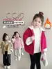 Chaqueta de forro polar para niña otoño e invierno 2026 nuevo estilo abrigo de invierno de moda para bebé niña top engrosado para niños pequeños