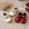 Zapatos Mary Jane de Princesa para Niñas 2026 Otoño/Invierno Nuevo Estilo Correa Cruzada Retro Simples de Cuero para Niños Pequeños Versión Coreana Zapatos Individuales