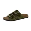 Elegantes sandalias de terciopelo para mujer, nuevo modelo otoño 2026, versátiles con hebilla metálica, zuecos antideslizantes estilo Birkenstock