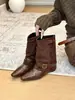 Primeiro encontro Ji Lao Qian Han Fan! Botas de perna de calça de couro dividido com bico quadrado e salto oculto de 5 cm para mulheres outono 2026 botas curtas de salto grosso