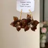 Brincos Pingente Flor de Resina Agulha de Prata Moda Nicho Retrô Brincos Versáteis Elegantes Luxo Acessível Brincos de Alta Qualidade para Mulheres