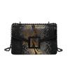 Bolso Transfronterizo para Mujer 2025 Nuevo Moda Cadena Texturizada Bolso de Hombro Cruzado Retro Europeo y Americano Patrón de Serpiente Bloqueo de Color Bolso Cuadrado Pequeño