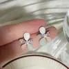 Pendientes de Flor de Lujo Ligero Imitación de Concha Francesa para Mujer Diseño de Nicho Elegantes de Gama Alta Pendientes Súper Hada de Pétalos