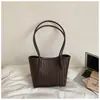Bolsa casual estilosa de grande capacidade 2026 novo modelo bolsa de ombro casual bolsa de axila padrão trançado bolsa sacola para o dia a dia