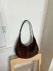 Bolsas de nicho com senso de design transfronteiriço para mulheres, nova bolsa tote retrô estilosa, grande capacidade, versátil, de ombro único, transversal, moderna