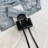 Bolsa Quadrada Pequena de Mão Cor Sólida 2026 Verão Nova Moda Estilo Coreano Alto Valor Elegante Bolsa de Ombro Único Transversal