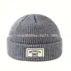 Estilo Europeo y Americano Versátil Gorro de Punto con Etiqueta Inglesa Casual Simple Color Sólido Grueso Cálido Gorro de Punto