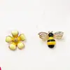 Pendientes Asimétricos de Plata 925 con Aguja de Abeja y Flor para Mujer Estilo Coreano Pendientes de Personalidad Pendientes de Celebridad de Internet Modelo Nuevo 2019