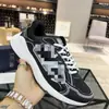 Estação Europeia 2024 Tendência Alfabeto Casa Casual de Cano Baixo Sapatos Masculinos Flor Antiga Bordada Solado Grosso Cadarço Tênis de Moda