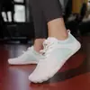 Zapatos de fitness para interior, zapatos de yoga, zapatillas deportivas para mujer, especializados para entrenamiento aeróbico, cuerda para saltar, baile, silenciosos, antideslizantes, amortiguadores para uso en casa