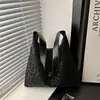 Bolsa de Ombro Casual Fashion Nova Primavera 2026 Bolsa Tote de Moda Nicho Retrô Bolsa Tote de Grande Capacidade para o Dia a Dia