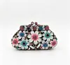 Bolsas de Noche con Incrustaciones de Diamantes Transfronterizas Listas para Enviar, Bolsos de Diamantes de Estuche Duro Metálico Hueco, Vestidos de Banquete de Comercio Exterior
