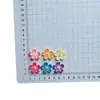 Nueva Serie de Flores de Cinco Pétalos Coloridas de Flor de Durazno Accesorios de Resina para Manualidades con Pegamento de Crema, Pinzas para el Cabello, Fundas para Teléfono y Zuecos