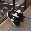 Tênis Esportivo Feminino Outono Sapatos Masculinos 2026 Novo Estilo Sapatos Masculinos Cortez Outono Sapatos Infantis de Malha Respirável Sapatos Masculinos