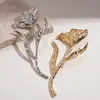 Broche Metálico Plegado de Flor Elegante Transfronterizo Europeo y Americano, Accesorios de Nicho de Alta Gama de Estilo Moderno y Genial para Mujeres