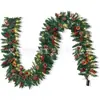 Zonghong Adorno Colgante Decorativo Navideño de Ratán con Bayas Rojas y Piñas 2.7 Metros Decoraciones Navideñas de Ratán Material de PVC