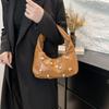 2025 Nueva Primavera Moda Coreana Distintivo Remache Hombro Axila Bolso de Mano Moderno Versátil para Ir al Trabajo
