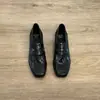 Sapatos Mocassins Pretos Retrô Simples Robustos de Salto Médio para Mulheres, Bico Quadrado Slip-On Versátil Confortável para o Dia a Dia em Couro