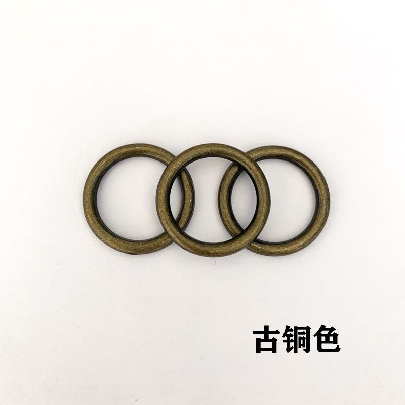古铜色