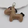 Marca da moda Ano do Cavalo acessórios de alta qualidade, presentes com pingente de pônei, chaveiros de carro de pônei, pingentes, acessórios para bolsas e roupas