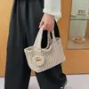 Bolso de Ganchillo Hecho a Mano Estilo Coreano de Hilo para Mujer 2026 Nueva Moda de Primavera Bolso de Mano Pequeño Tejido para Viajar