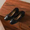 Zapatos Mary Jane de Cuero Suave Estilo Francés para Mujer, con un Diseño Único, Cuero Suave, Tacón Medio Grueso, Zapatos de Cuero Rojos que Son Cómodos en los Pies