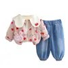 Traje de Niña Estilo Nuevo Moda de Academia Cardigan con Solapa 2025 Abrigo Ropa para Bebé Niños Conjunto de Tres Piezas Lindo