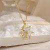 Collar Sencillo Versátil Giratorio, Gargantilla de Cobre con Colgante que No se Desvanece, Cadena Dulce para Clavícula, Copo de Nieve de Diamante Completo Transfronterizo con Incrustación de Titanio