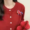 Broche de Pônei de Tecido Vermelho para o Ano do Zodíaco, Acessório Decorativo de Suéter para Atmosfera de Ano Novo, Broche de Pônei Fofo