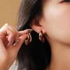 Pendientes románticos multicapa ~ pendientes de contraste de color rojo vino para mujer, de lujo ligero de alta gama, temperamento retro, pendientes nuevos únicos